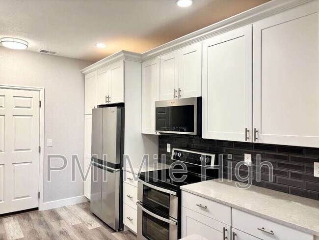 Building Photo - 12743 Leyden St