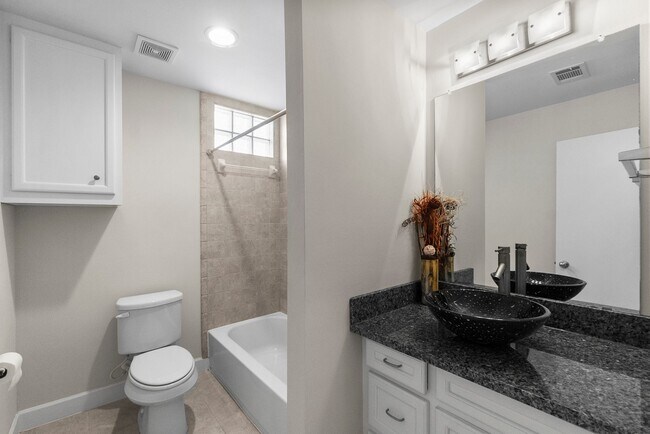 Building Photo - 2710 Hullsmith Dr