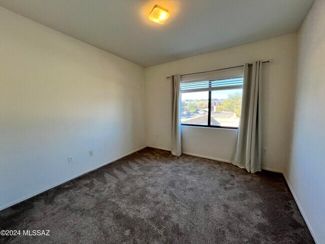 Building Photo - 4166 N Fortune Loop