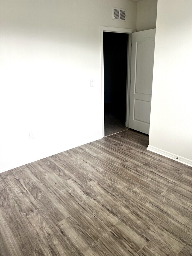 Building Photo - 397 Corso Loop