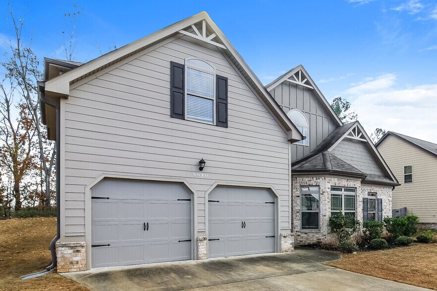 Building Photo - 6840 Diamond Dr