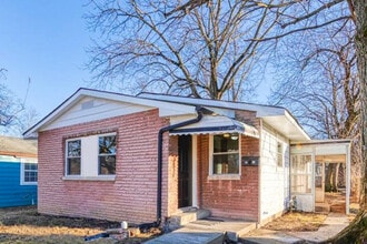 Building Photo - 1367 W Pruitt St