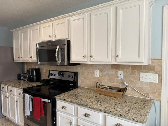 Building Photo - 9580 Estate Dr