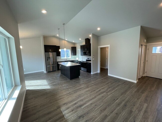 Building Photo - 2707 Oakes Ave