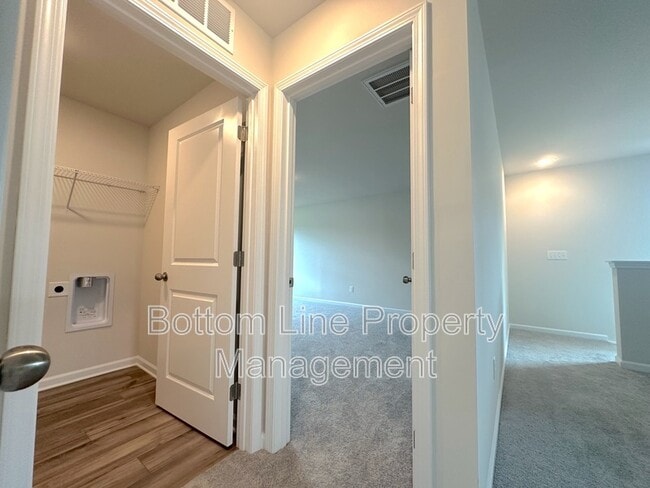 Building Photo - 5336 Small St