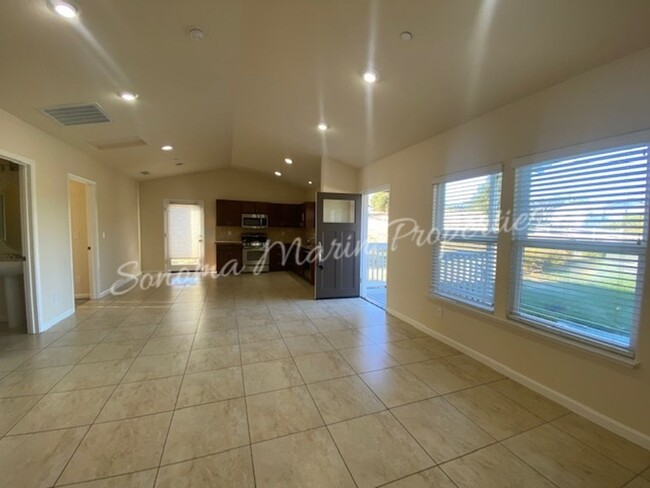 Building Photo - ~ Country Home ~ 2 Bedrooms & 2 Full Bathr...