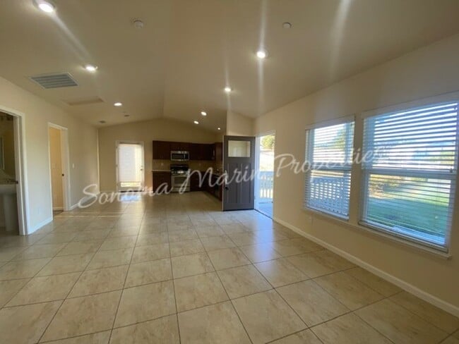 Building Photo - ~ Country Home ~ 2 Bedrooms & 2 Full Bathrooms with Attached Garage ~ Gated Community