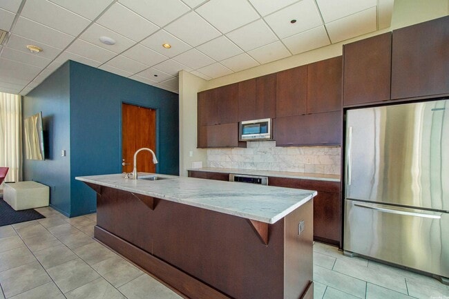 Building Photo - 315 Rock St