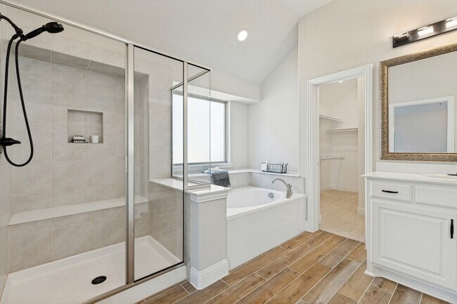 Building Photo - 4005 Gray Wolf Dr