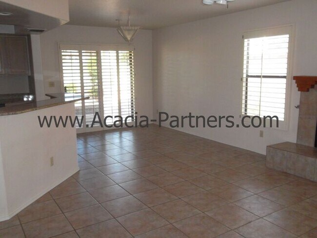 Building Photo - 4 Bedroom  in gated community on Golf Course