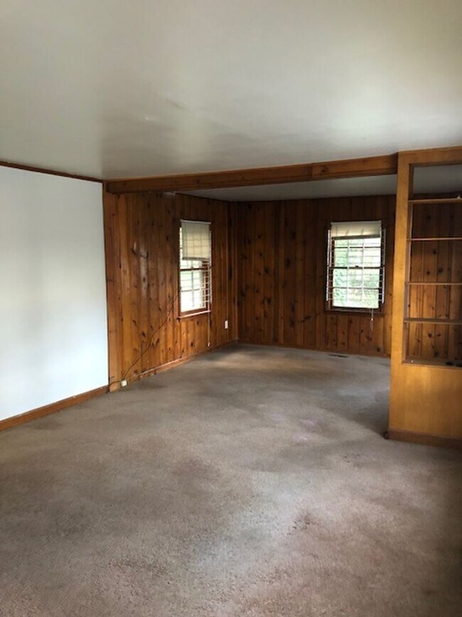 Building Photo - 9845 Greenlee Rd