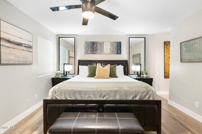 Building Photo - 8570 E Indian School Rd