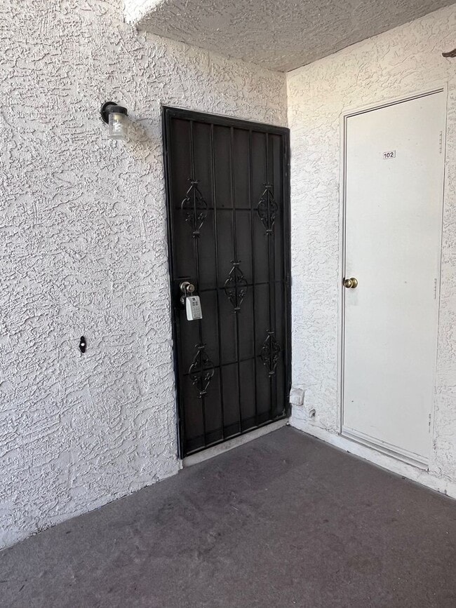 Building Photo - First Floor Condo - W. Tropicana Ave.