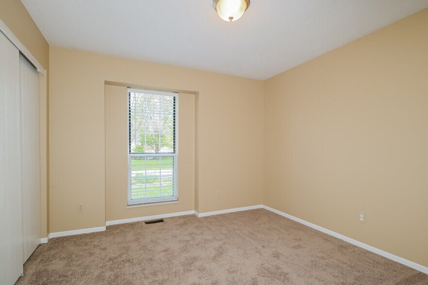 Building Photo - 2819 Chapel View Dr