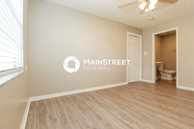 Building Photo - 4 Bedroom Pet-Friendly Home in Seminole, FL with Main Street Renewal