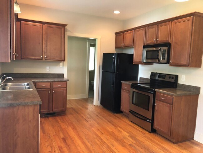 Building Photo - PRE-LEASING FOR AUGUST 2026!