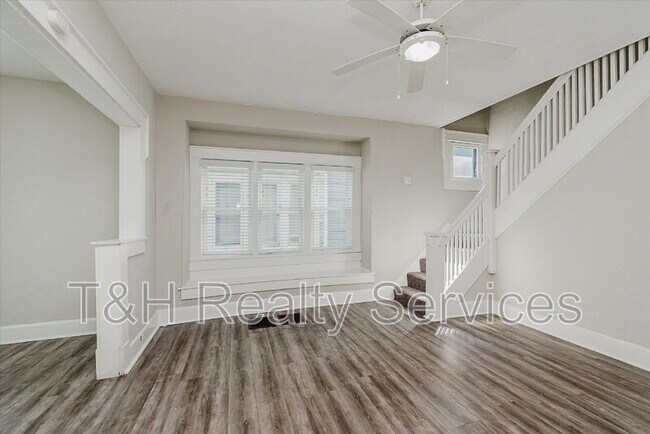 Building Photo - 1134 Lasalle St