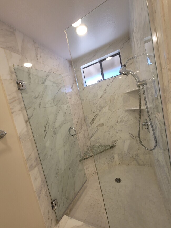 Building Photo - 462 Avenida Adobe