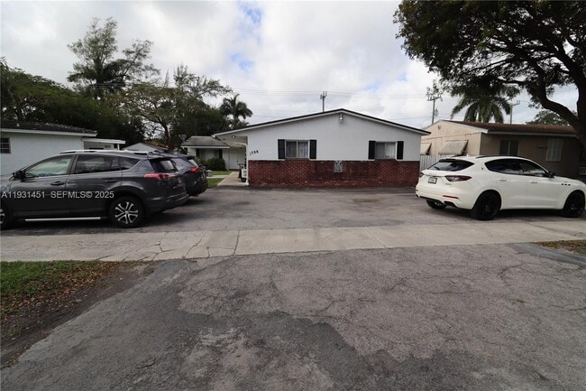 Building Photo - 1708 N 16th Ave