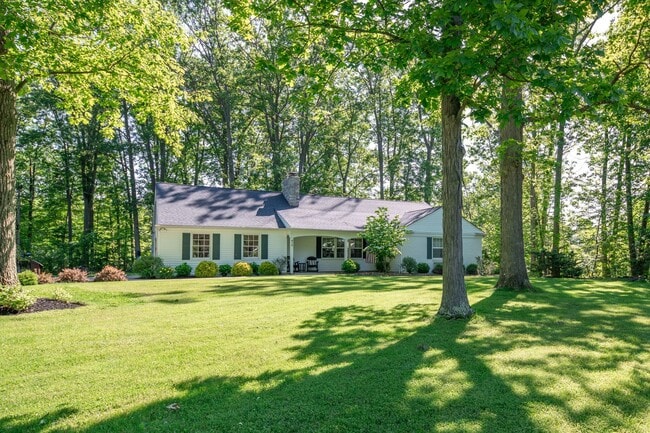 Building Photo - Fantastic and updated 4 bedroom home in Au...