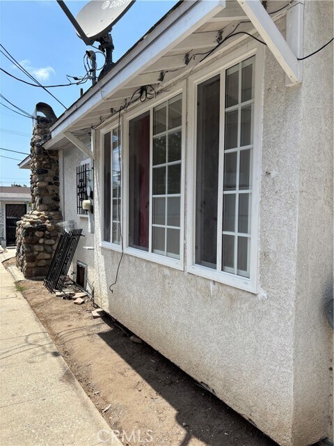 Building Photo - 11962 Cedar Ave
