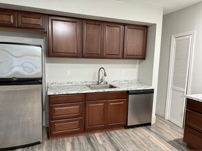 Building Photo - 150 Gold St