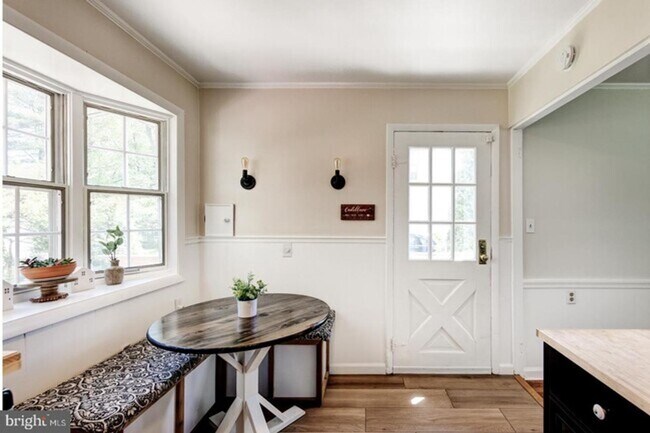 Building Photo - Charming Home in King of Prussia