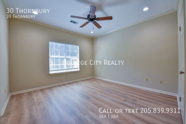 Building Photo - 30 Thornbury-