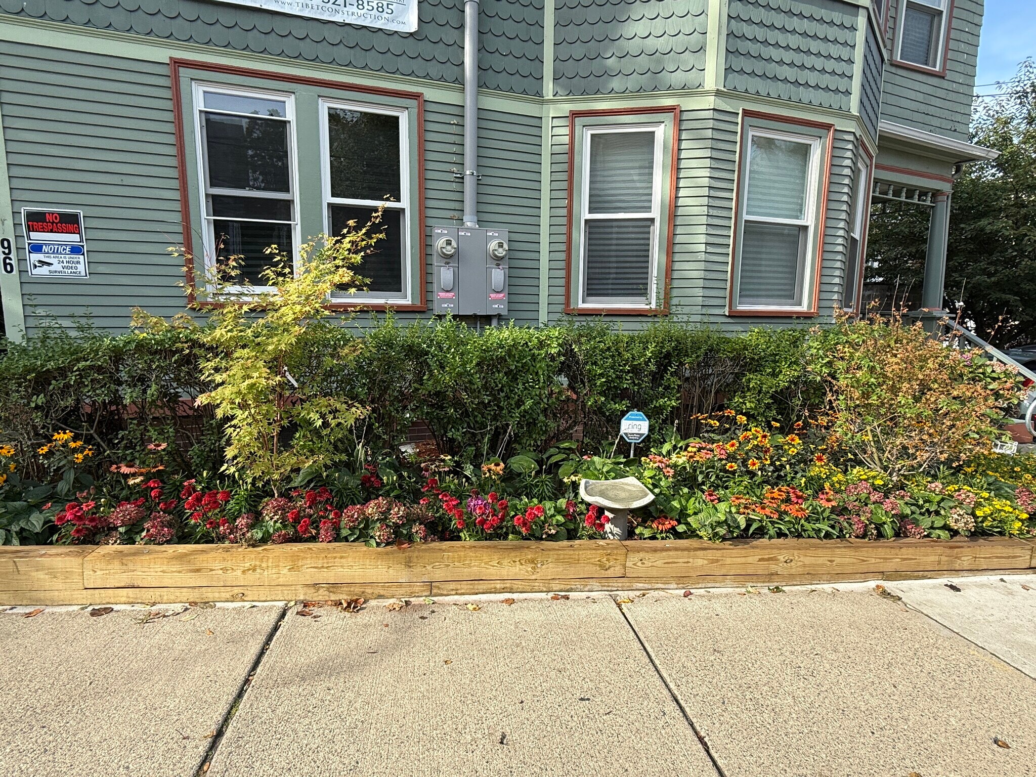 Building Photo - 96 Munroe St