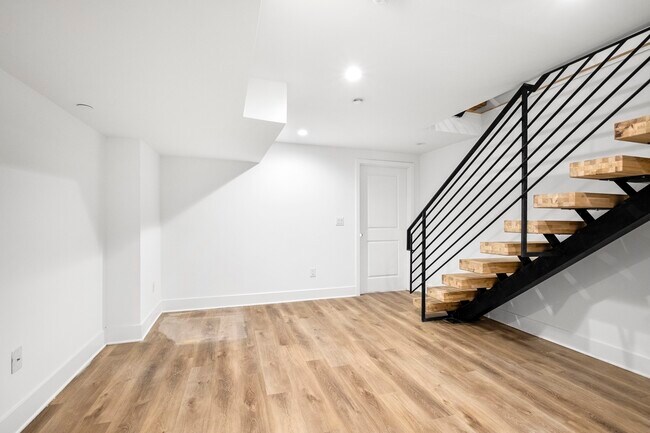 Building Photo - 1328 S 9th St