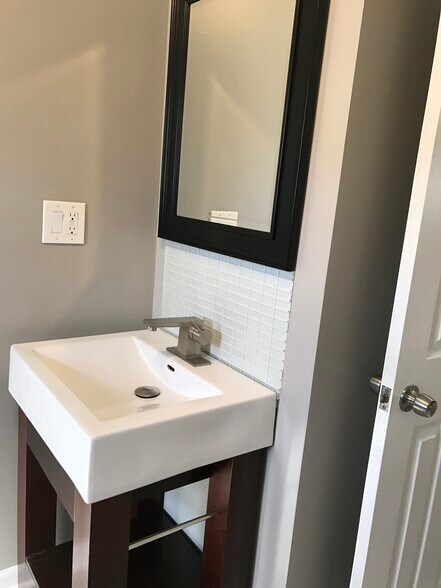 Building Photo - 209 Tibbetts Rd