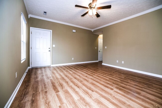 Building Photo - 103 Silver Creek Ct