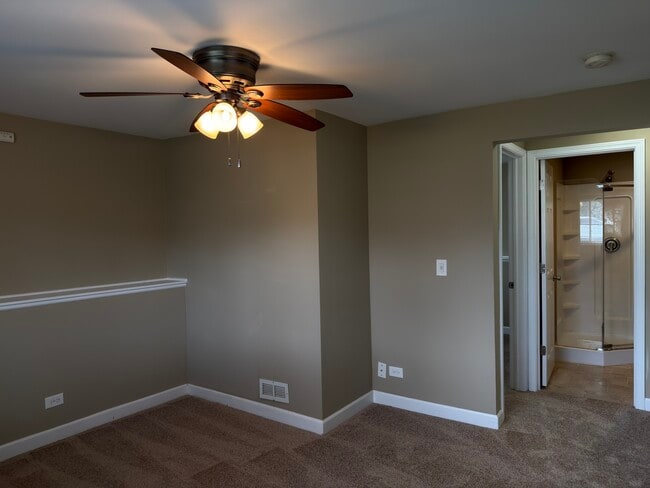 Building Photo - 29W649 Winchester Cir