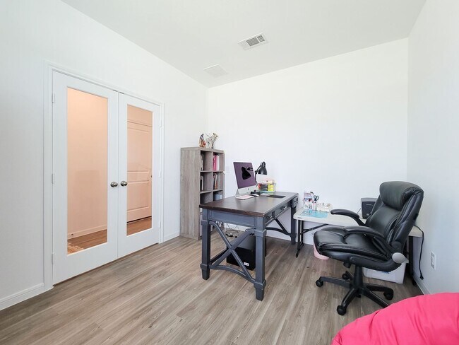 Building Photo - Ready to move in! The Granville floor plan...