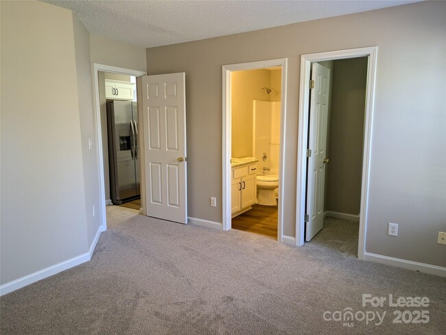 Building Photo - 329 Cedarcroft Dr