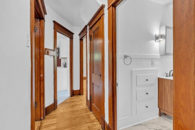 Building Photo - 2 Bed 1 Bath in Rochester, PA