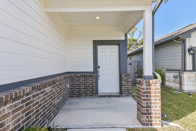 Building Photo - 5723 Madden Ln