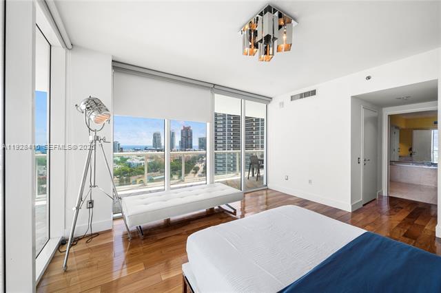 Building Photo - Icon Condo