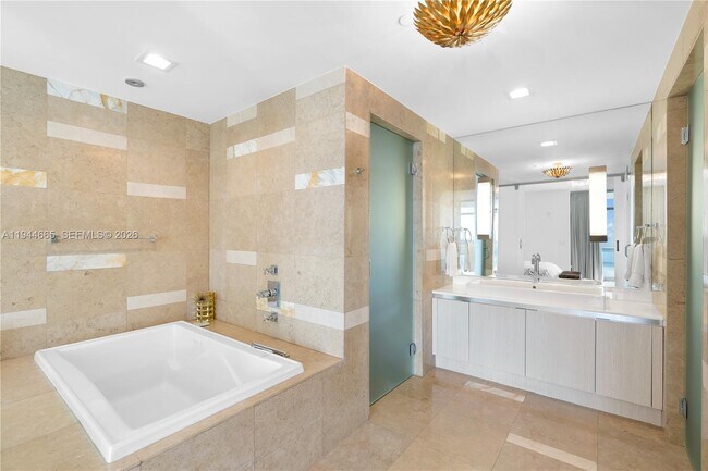 Building Photo - 3737 Collins Ave