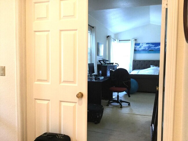 Building Photo - 6 Dockside Cir