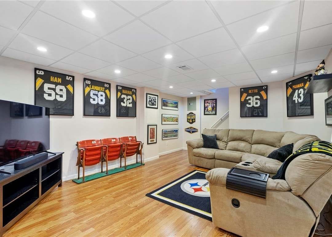 Building Photo - 699 Doris Dr