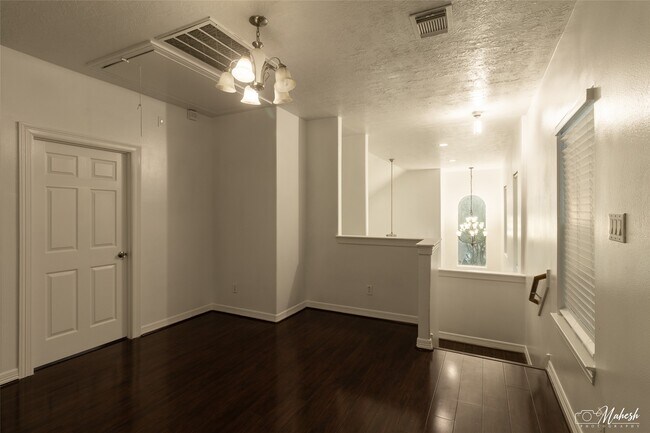 Building Photo - 10904 Panther Ct