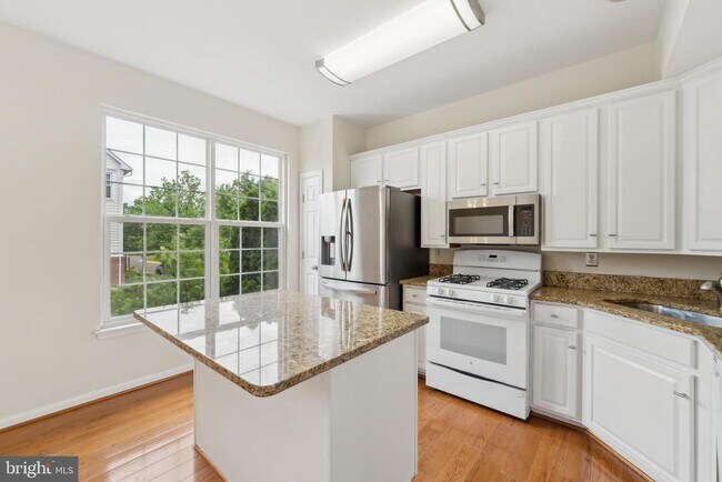 Building Photo - 3802 Dominion Mill Dr