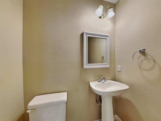 Building Photo - 17302 Lonesome Dove Trail