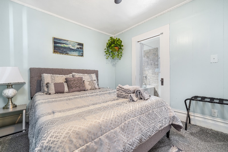 Building Photo - 2500 S 600 E