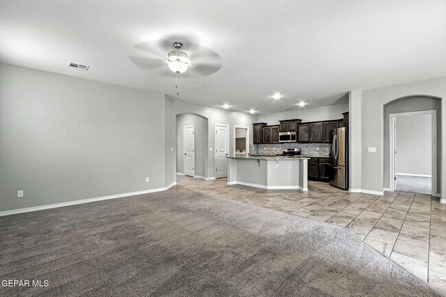 Building Photo - 12360 Desert Path Ct