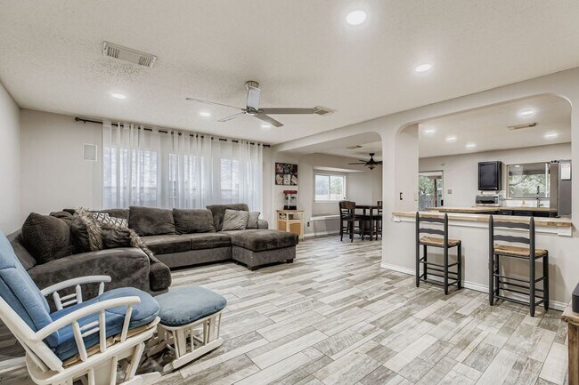 Building Photo - Short Term Rental! Stunning 3 bedroom home...