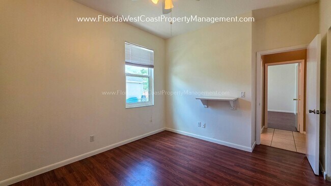 Building Photo - CUTE AND SPACIOUS 3 BEDROOM/ 2 BATH POOL HOME! NORTH PALMETTO! PET FRIENDLY!