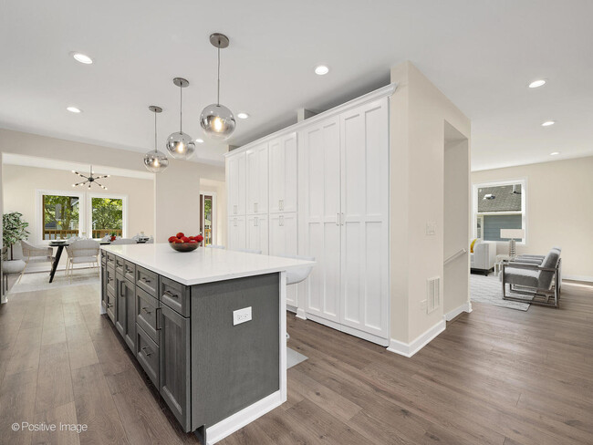 Building Photo - 4206 Forest Ave