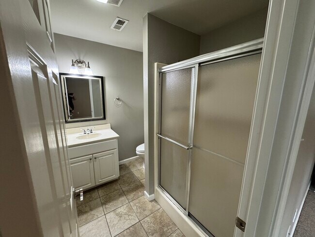 Building Photo - Nice 3 Bedroom 2.5 Bathroom Home on Large Lot in Sherwood